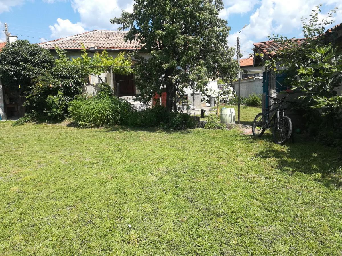 Къща Христини Kalofer Exterior foto